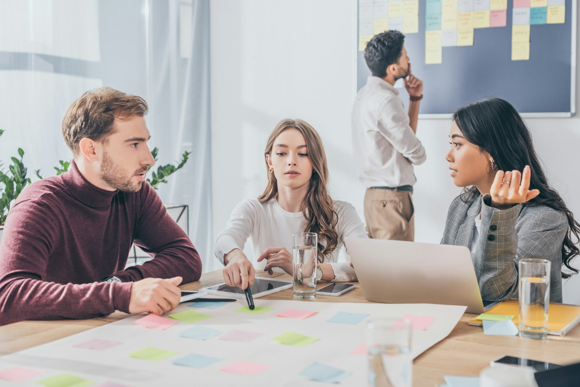 Scrum-Methode erklärt: Grundlagen, Vorteile und Herausforderungen